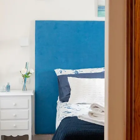 Capri Blue “le Tre Monelle”